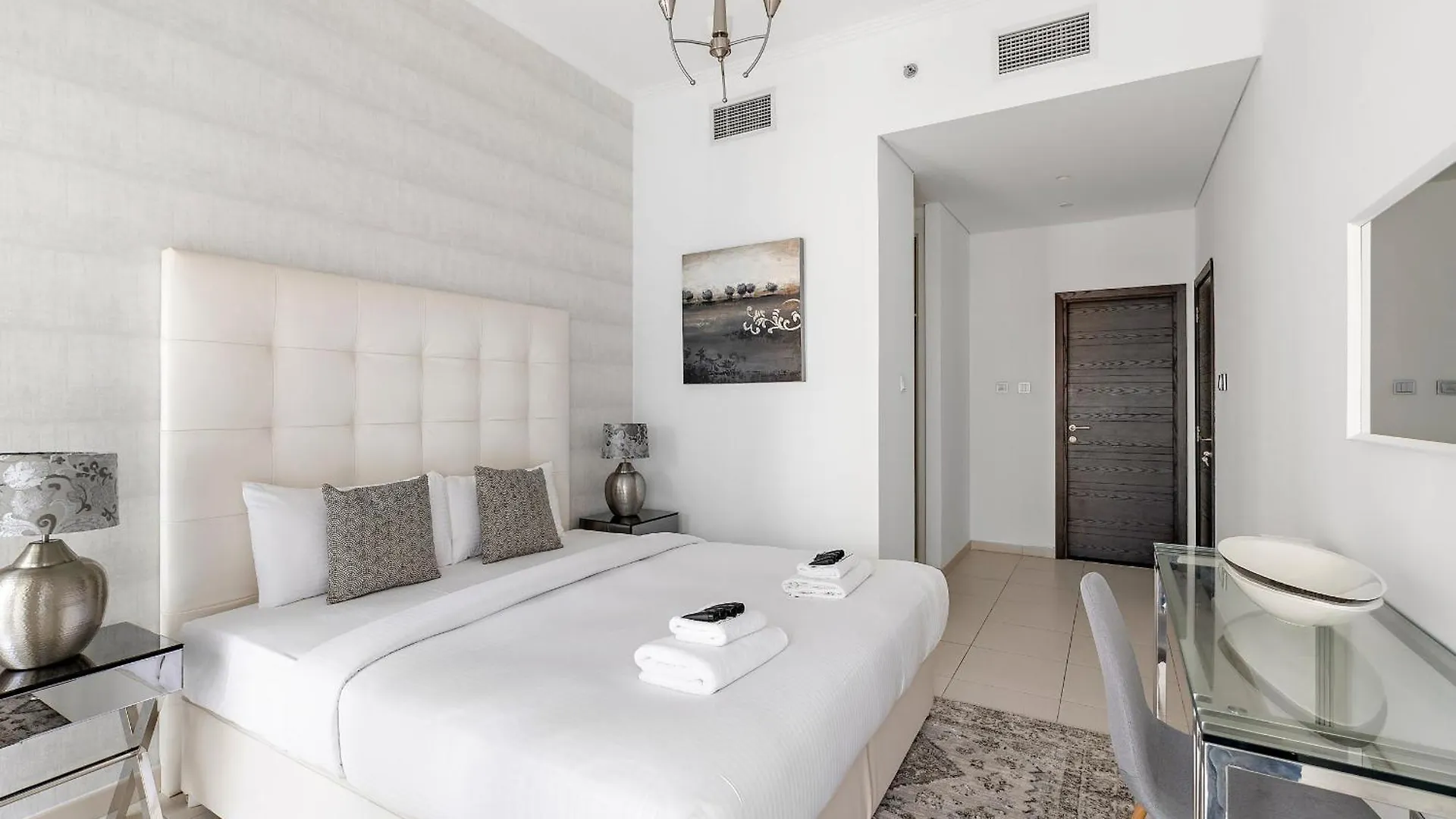 Apartment Classic Vintage Charm - 2Br In Cayan Dubai Marina