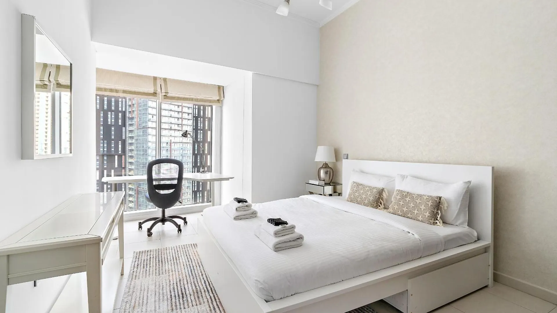 Classic Vintage Charm - 2Br In Cayan Dubai Marina United Arab Emirates
