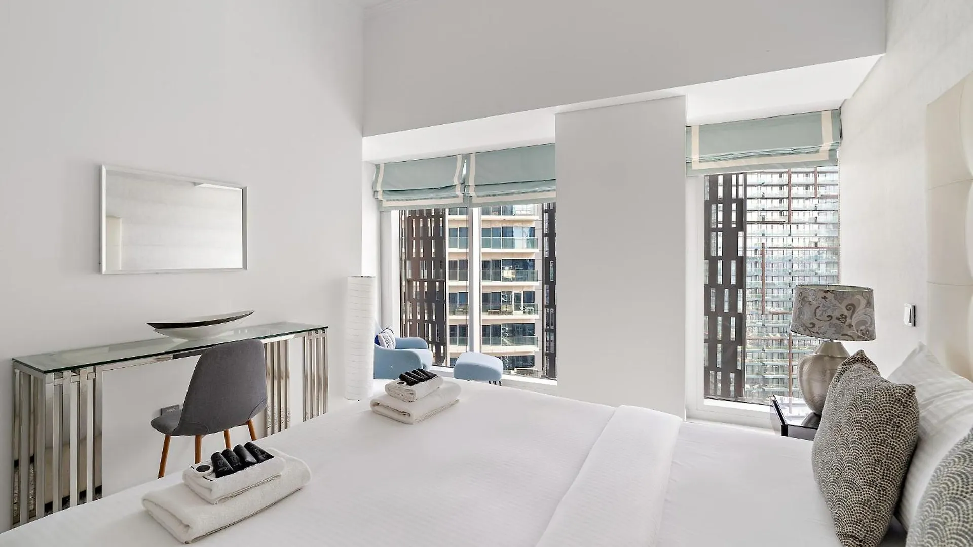 Classic Vintage Charm - 2Br In Cayan Dubai Marina Apartment