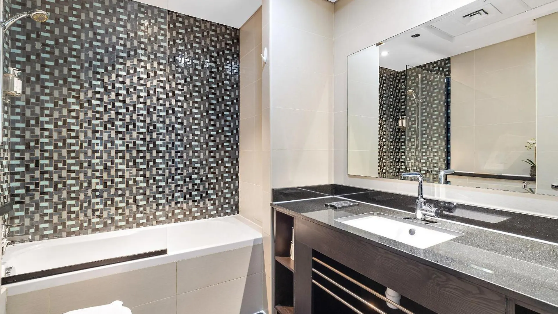 Apartment Classic Vintage Charm - 2Br In Cayan Dubai Marina