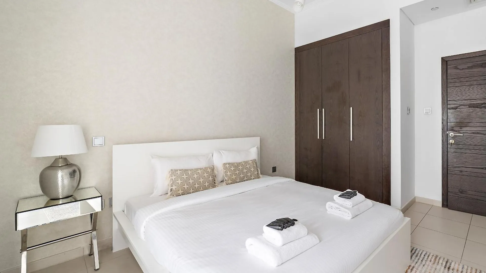 Apartment Classic Vintage Charm - 2Br In Cayan Dubai Marina
